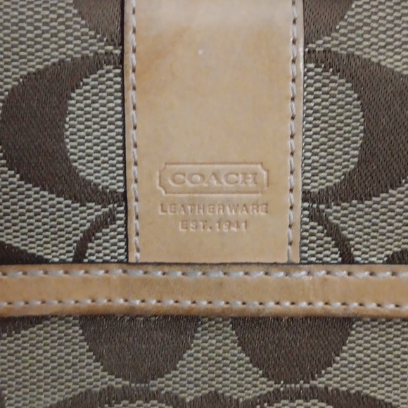 Coach - Picture 4 of 6